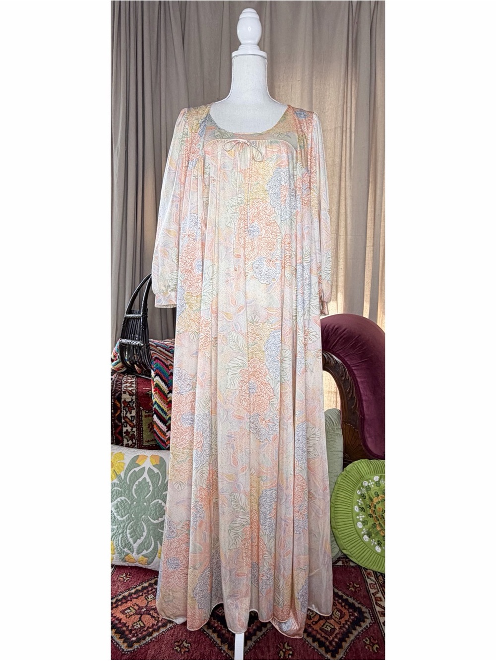 70s Floral Nightgown and Robe Set - Picture 3 of 12